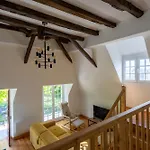 Maison Melville - *